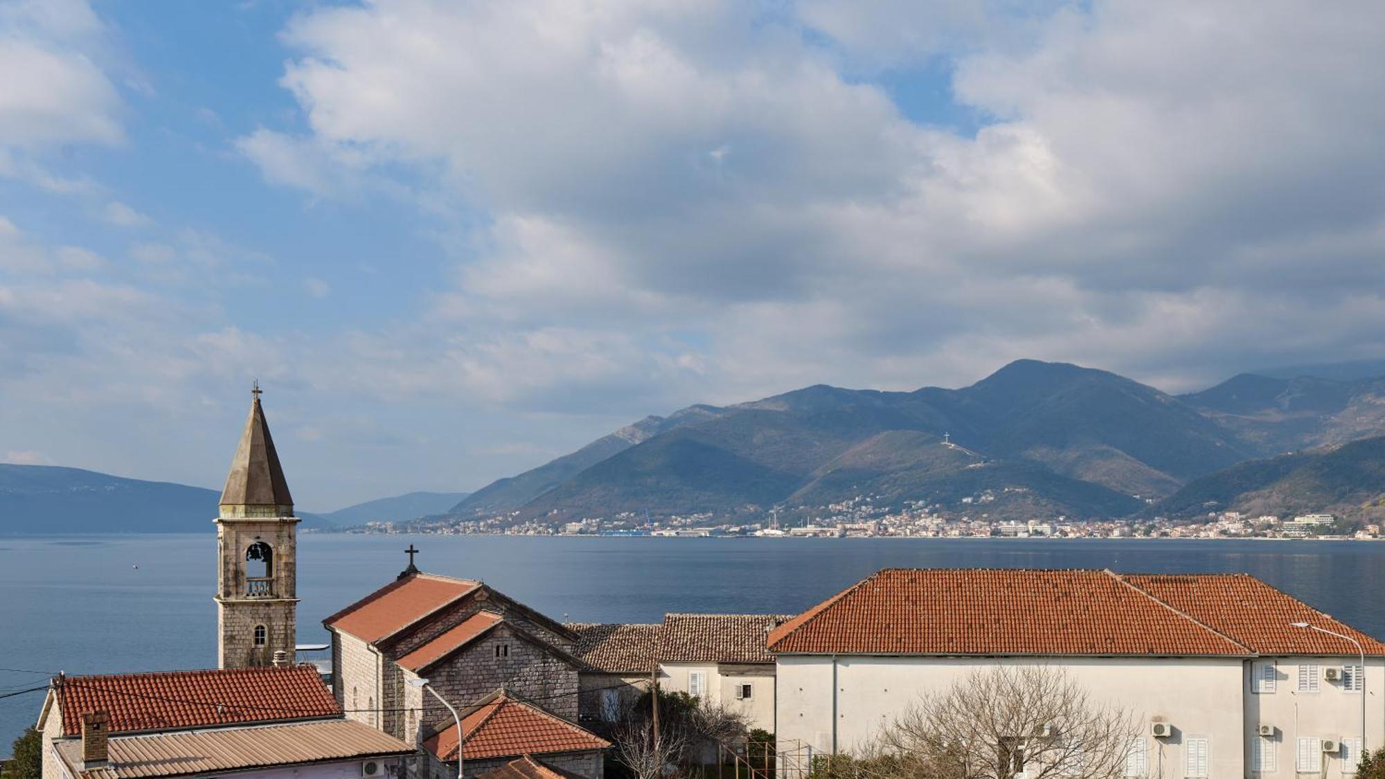 Bayview Apartments Tivat Montenegro ภายนอก รูปภาพ
