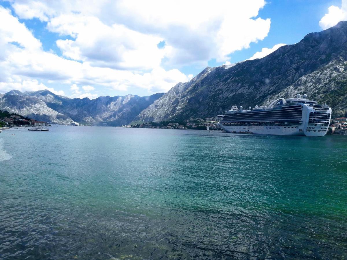 Bayview Apartments Tivat Montenegro ภายนอก รูปภาพ