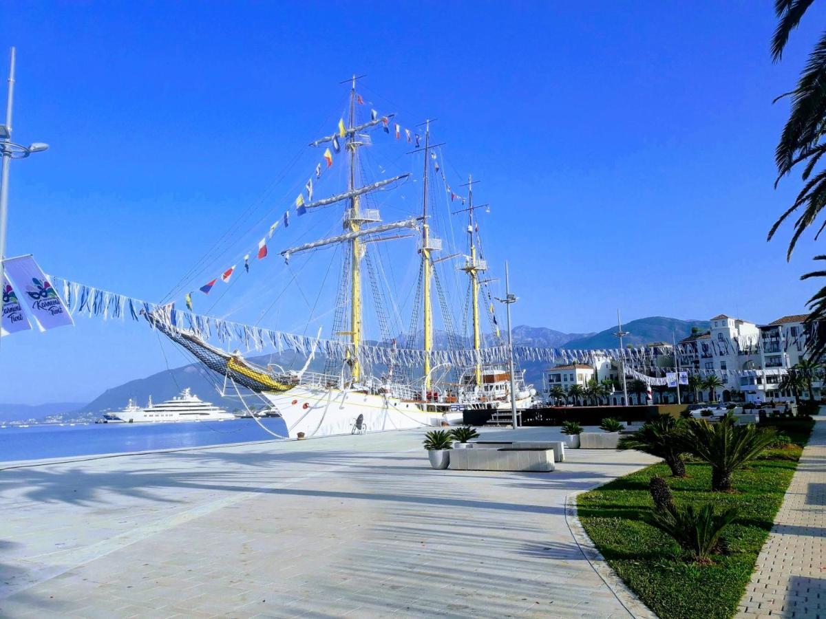 Bayview Apartments Tivat Montenegro ภายนอก รูปภาพ