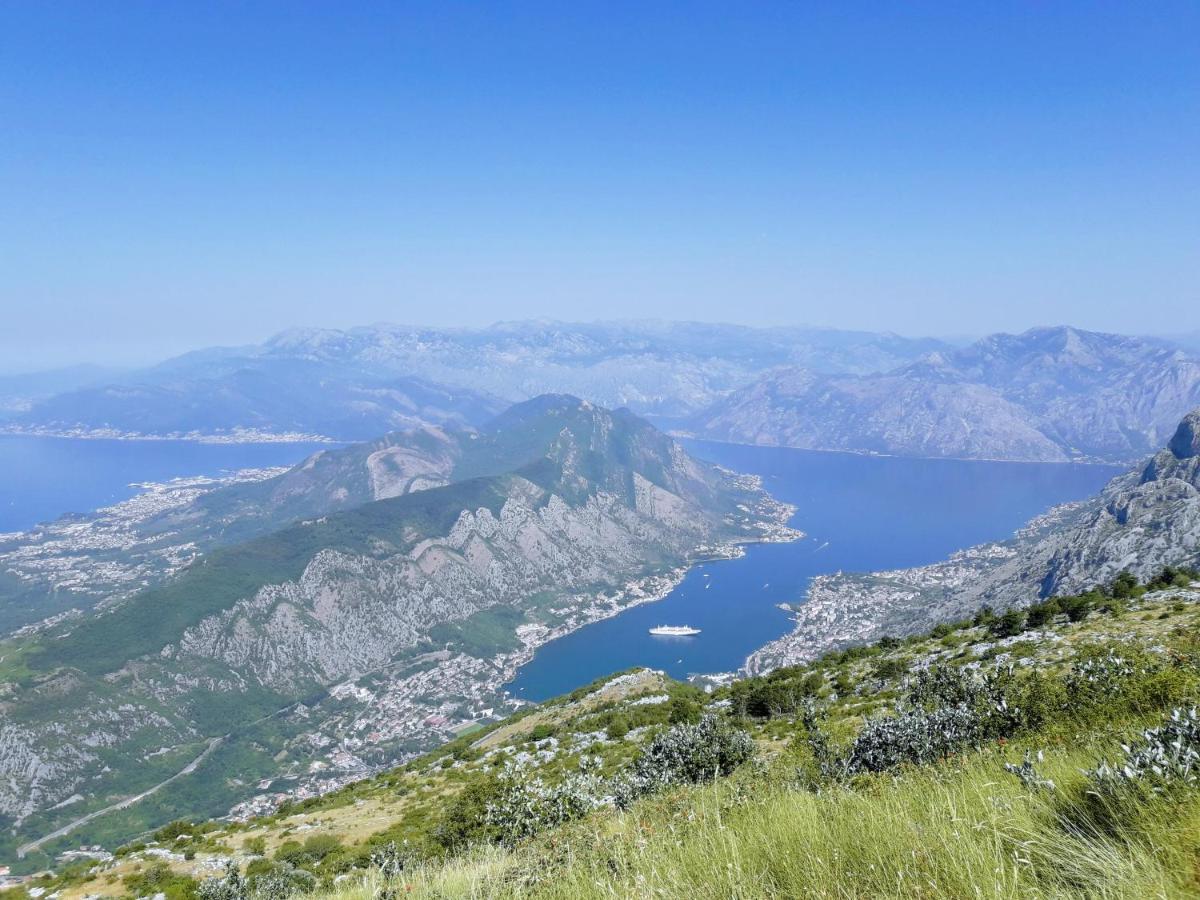 Bayview Apartments Tivat Montenegro ภายนอก รูปภาพ